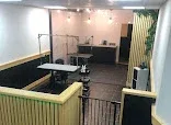 Grooming Lounge