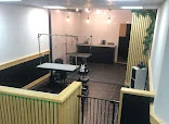 Grooming Lounge