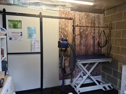 The Grinning Dog Grooming Salon